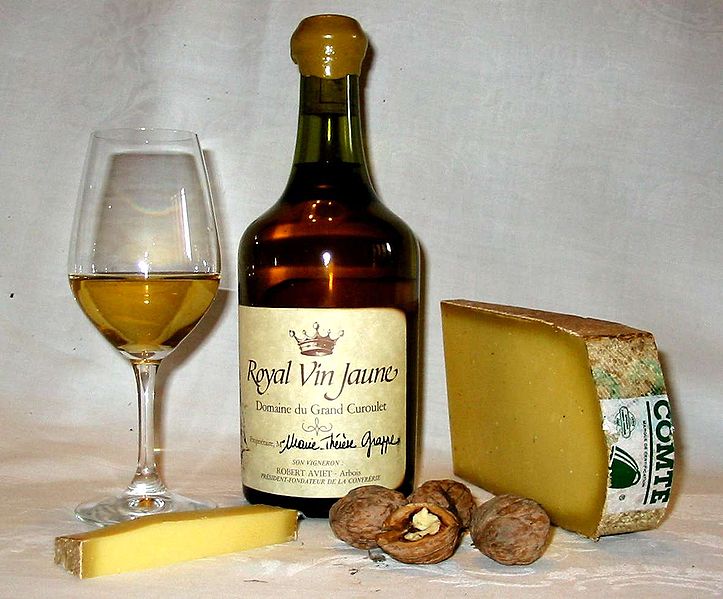 Vin jaune and cheese